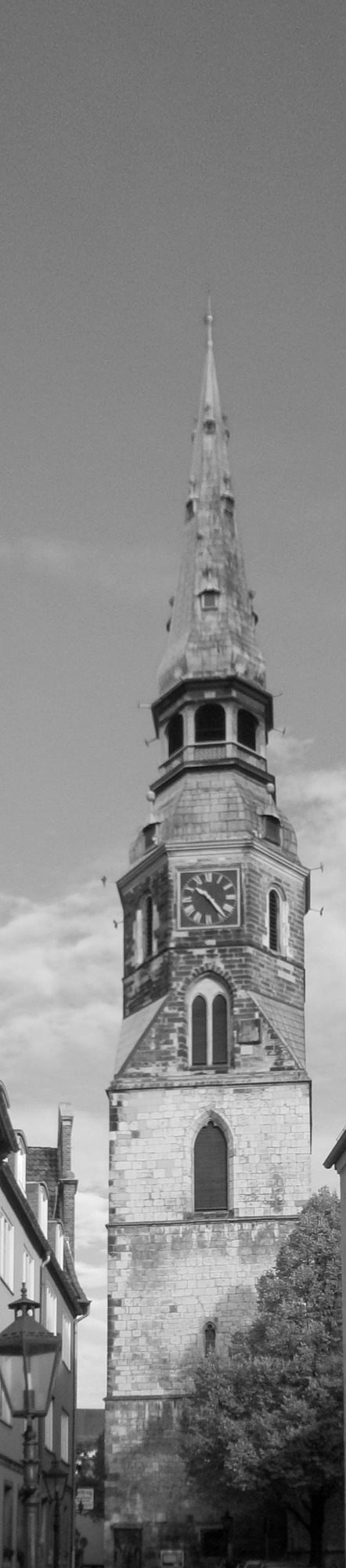 Schwarzweiß Aufnahme von der Kreuzkirche